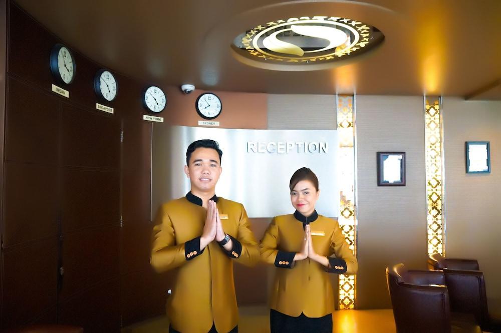 Hermes Palace Hotel Medan Kültér fotó