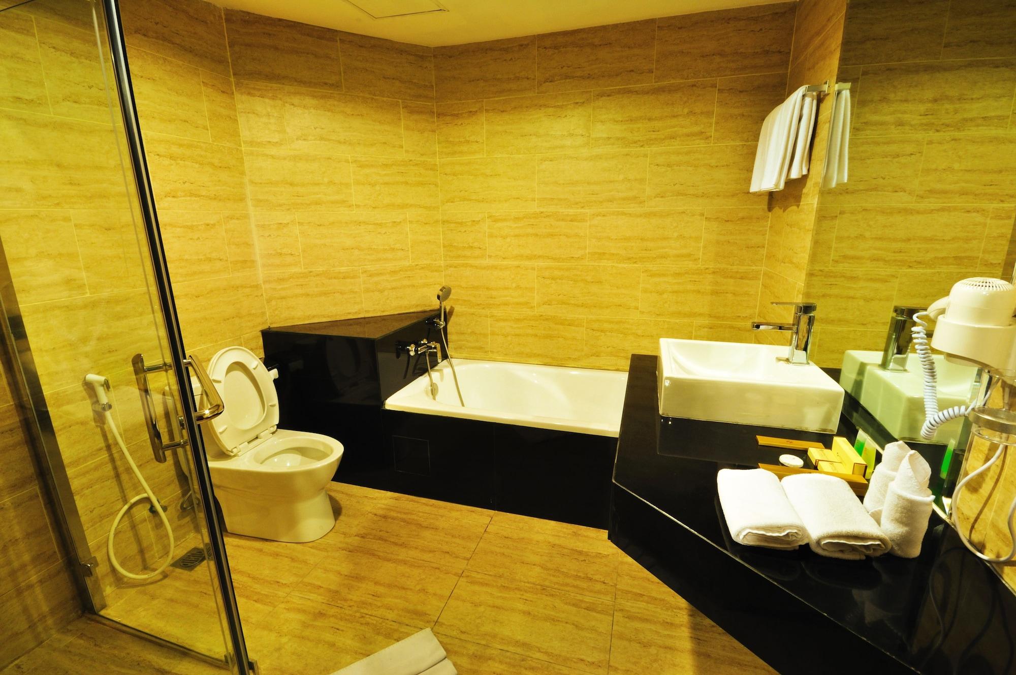 Hermes Palace Hotel Medan Kültér fotó