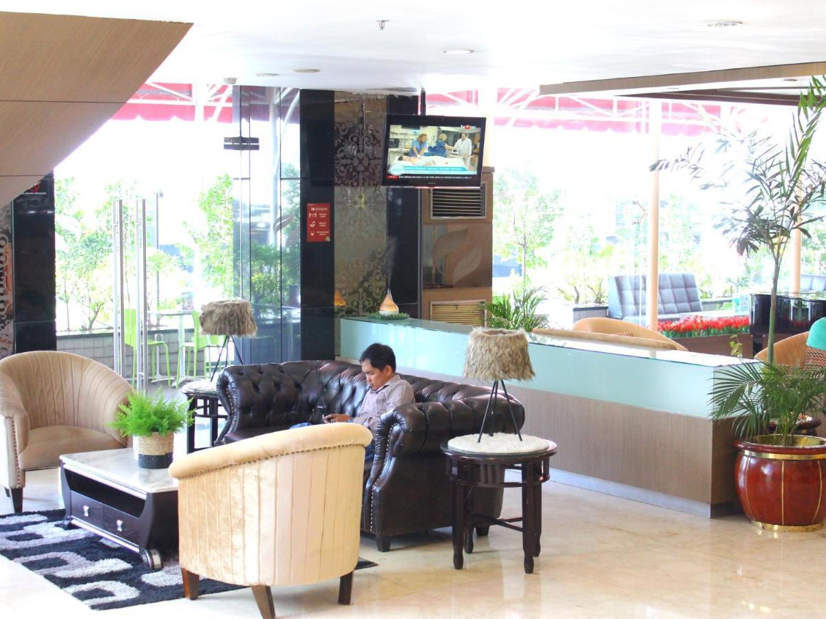 Hermes Palace Hotel Medan Kültér fotó