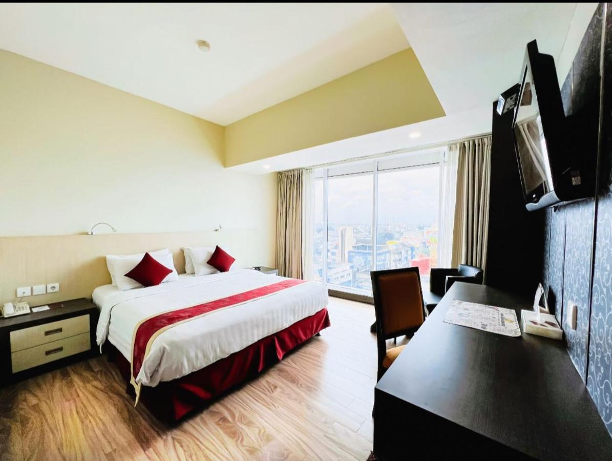 Hermes Palace Hotel Medan Kültér fotó