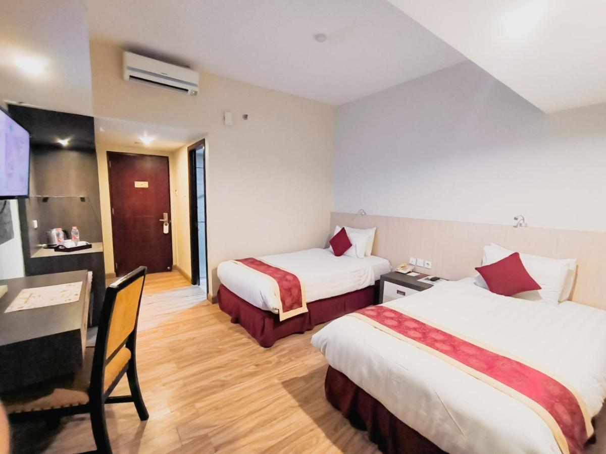 Hermes Palace Hotel Medan Kültér fotó