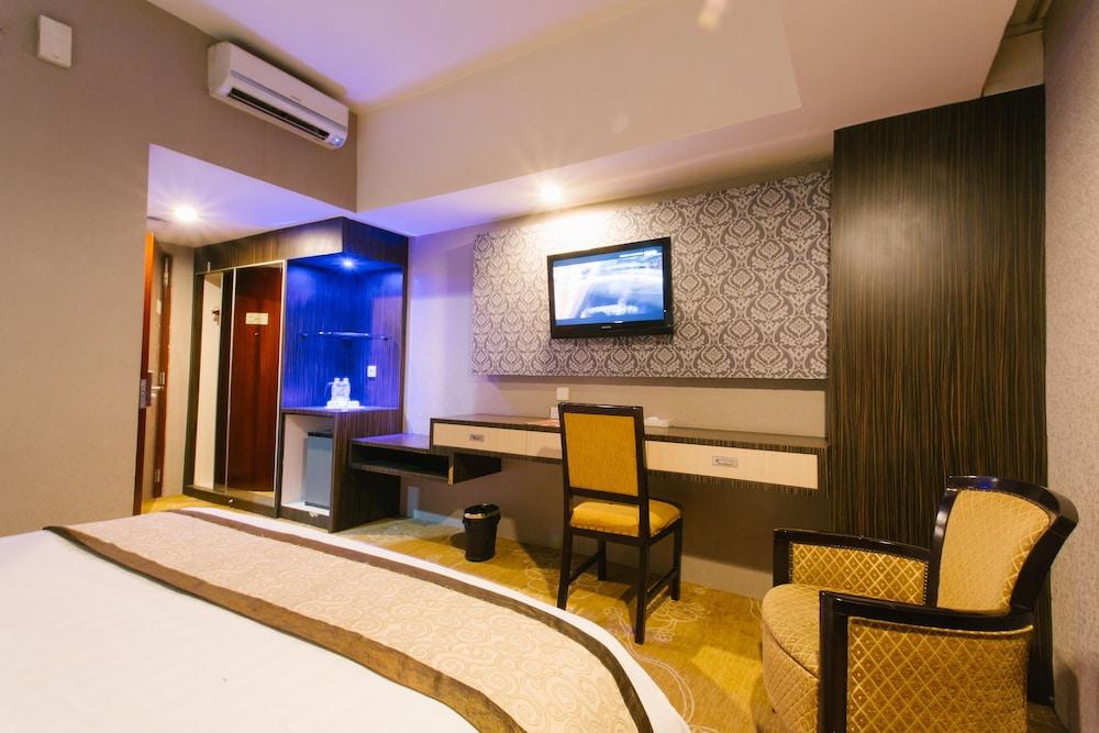 Hermes Palace Hotel Medan Kültér fotó