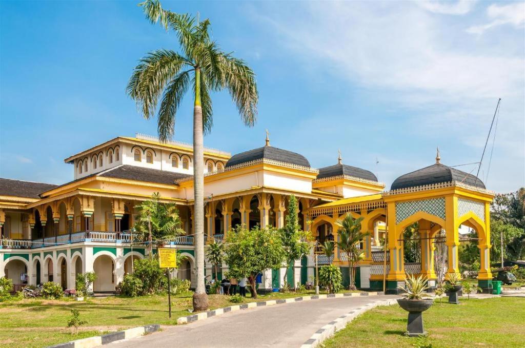 Hermes Palace Hotel Medan Kültér fotó