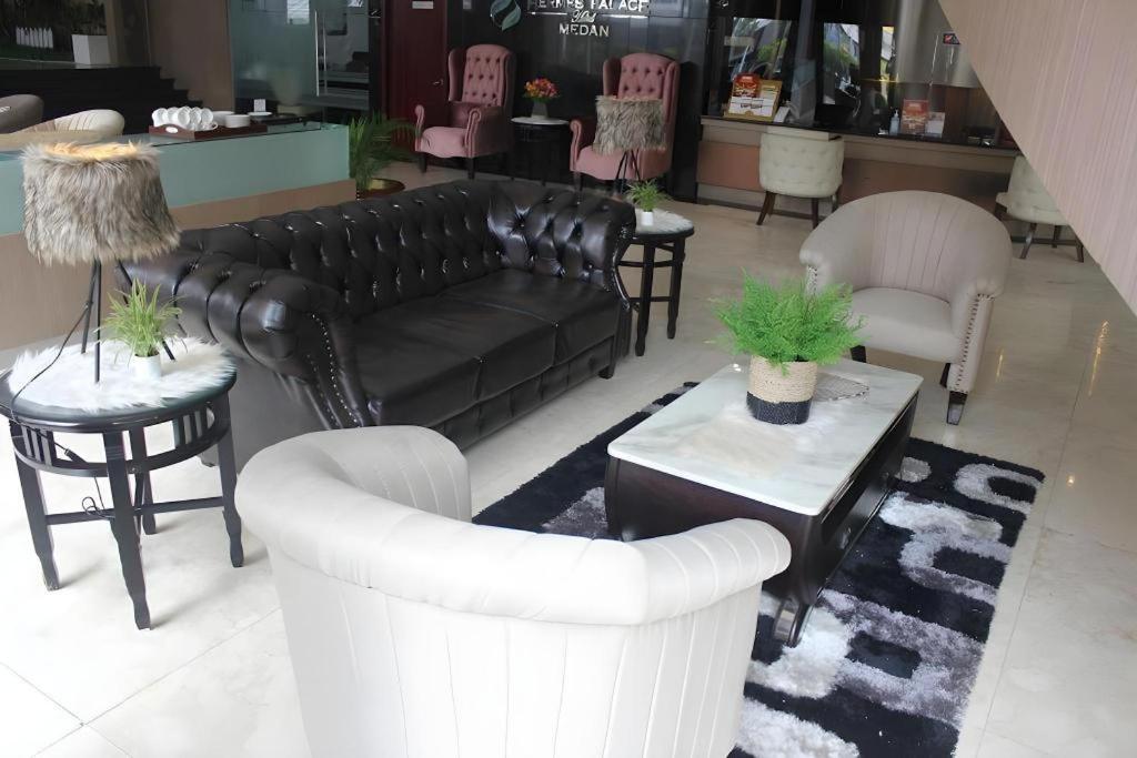 Hermes Palace Hotel Medan Kültér fotó