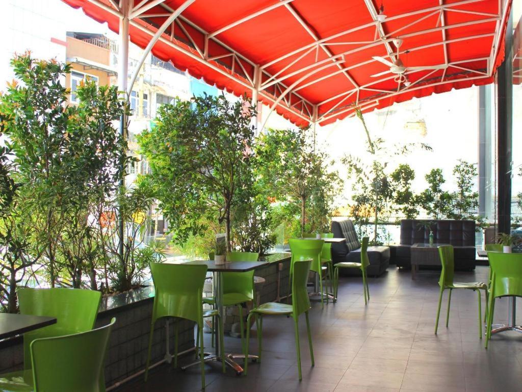 Hermes Palace Hotel Medan Kültér fotó