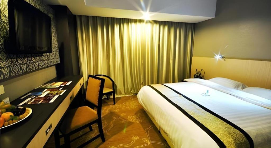 Hermes Palace Hotel Medan Kültér fotó