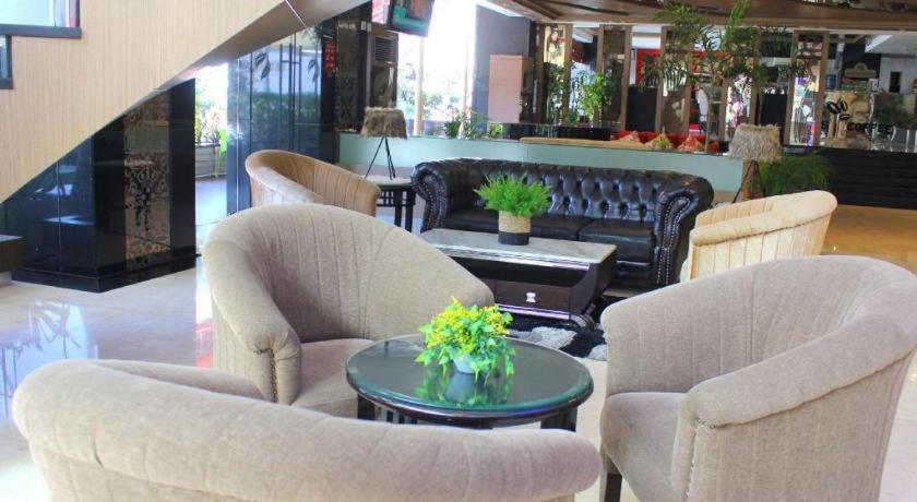 Hermes Palace Hotel Medan Kültér fotó