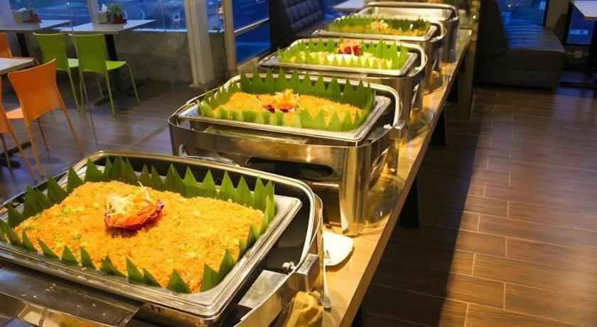 Hermes Palace Hotel Medan Kültér fotó