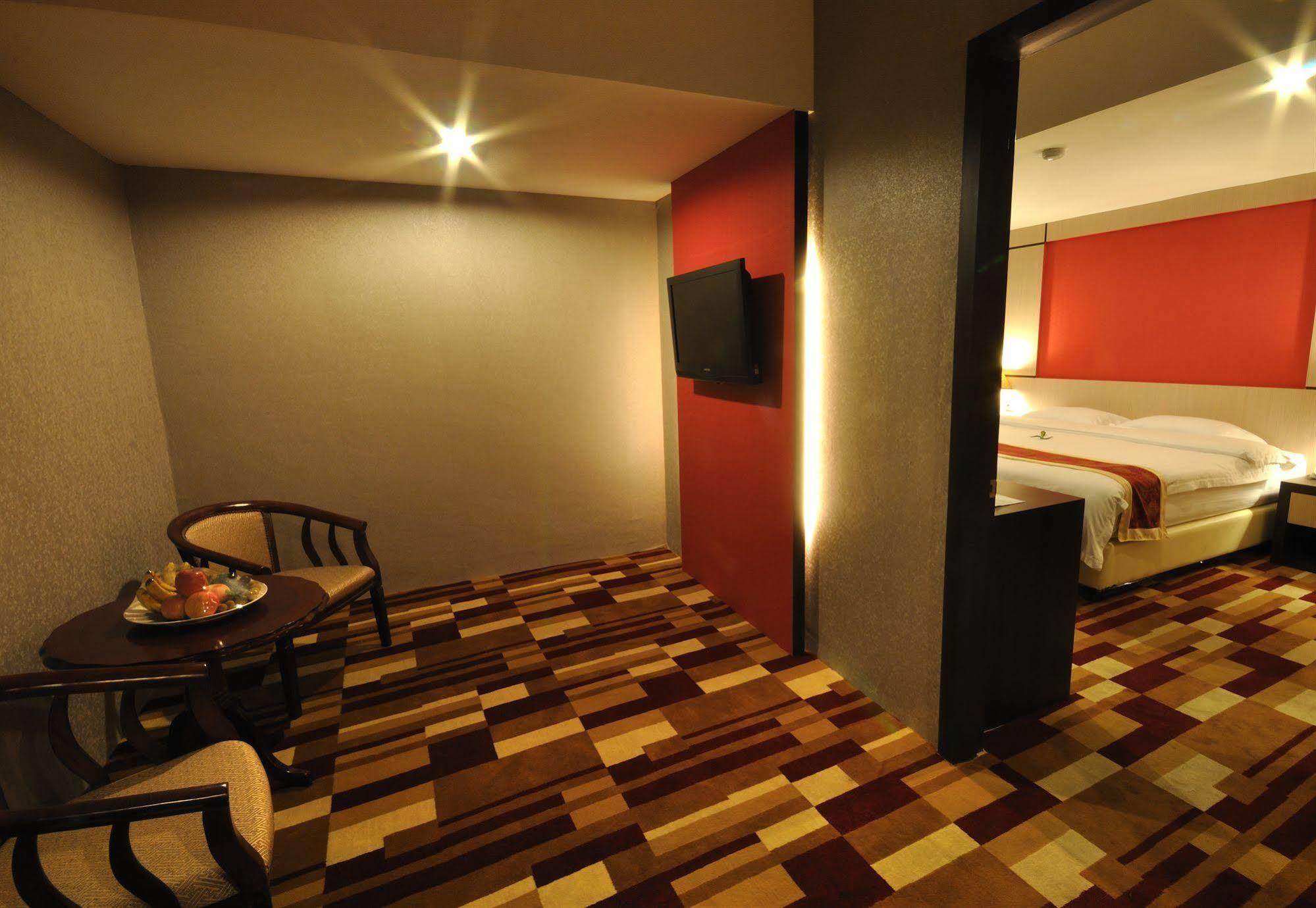 Hermes Palace Hotel Medan Kültér fotó