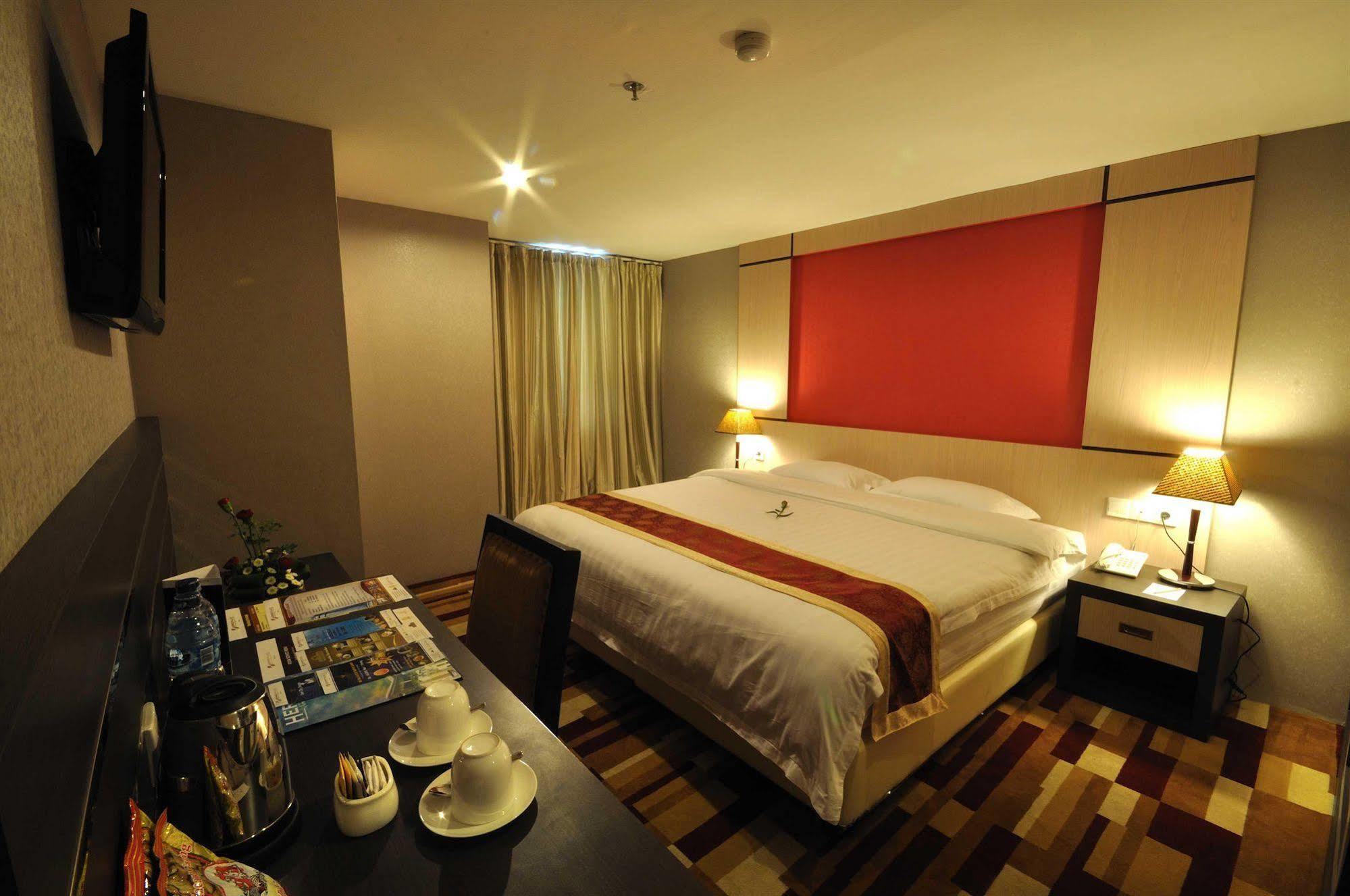 Hermes Palace Hotel Medan Kültér fotó